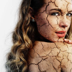 Zimska suhoća kože tijela: zašto koža ‘puca’ i kako je zaustaviti